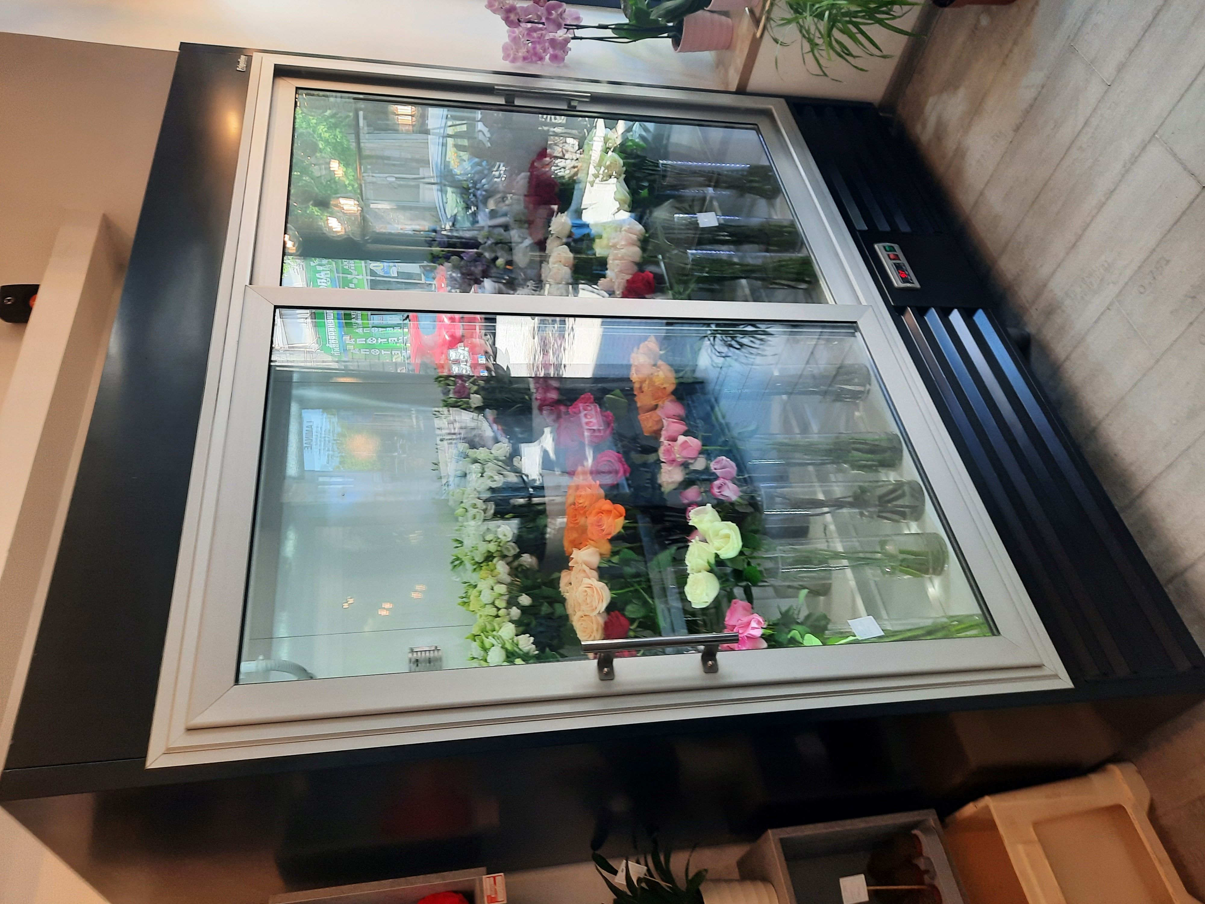 Rashladni orman display za cveće